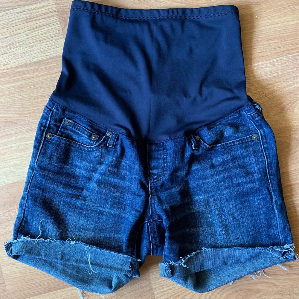Maternity shorts
